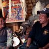 Comiendo con una familia tibena Familia tibena
